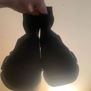 Men size 7 Balenciaga sneakers